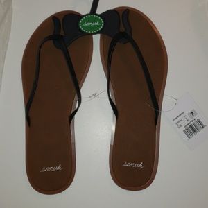 Sanuk flip flop new